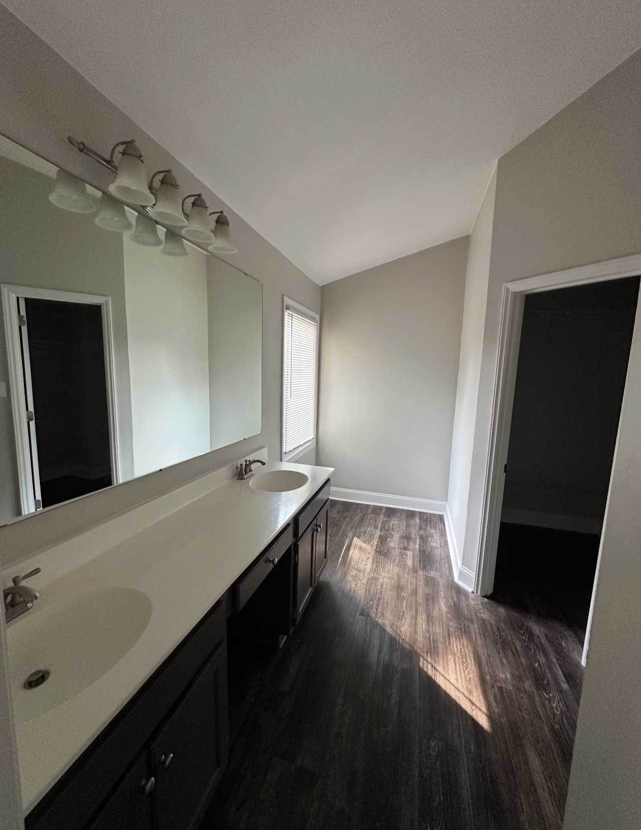Master bathroom - 2801 Briar Ridge Dr