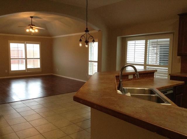 Building Photo - 2732 Cascade Cove Dr
