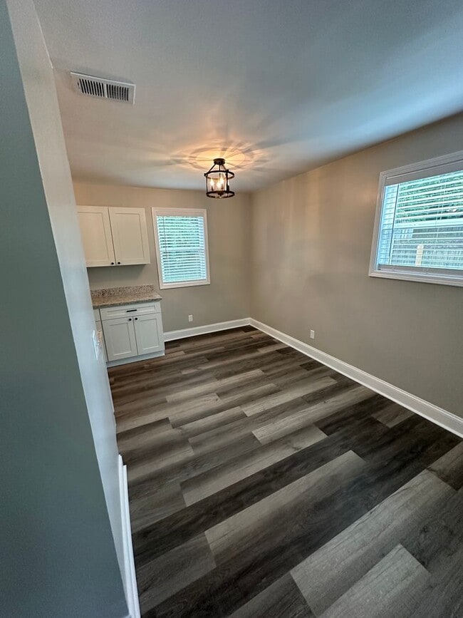 Building Photo - FOR LEASE - single family home in Hermitage, TN!