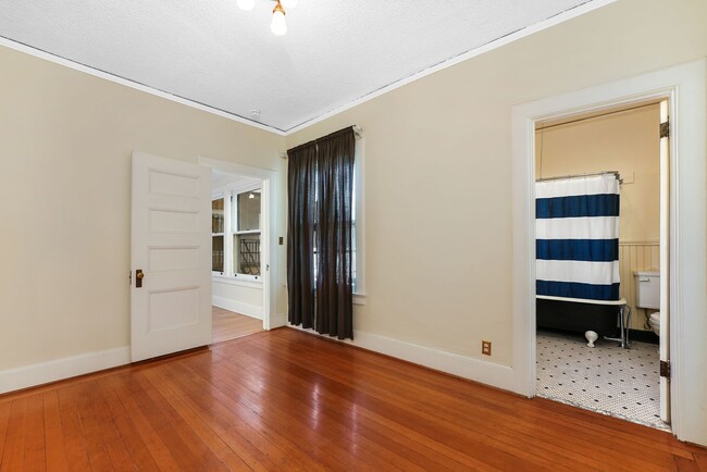 Building Photo - $300 off 1st month's rent! Charming, histo...