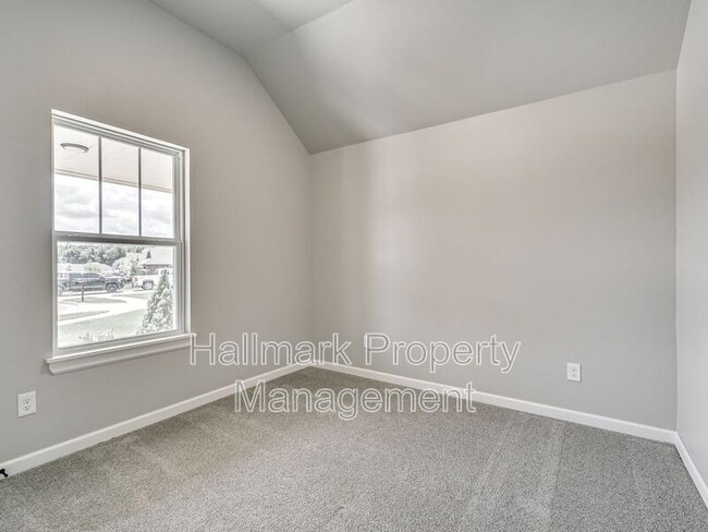 Building Photo - 1007 Magnolia Dr