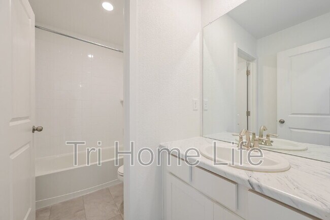 Building Photo - 17676 Olive St