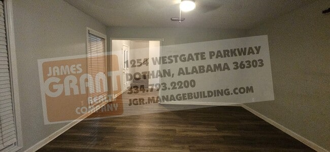 Building Photo - 211 Plantation Rd