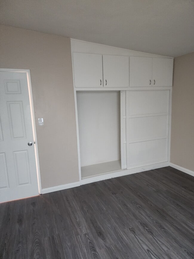 Building Photo - 696 Garfield Ave