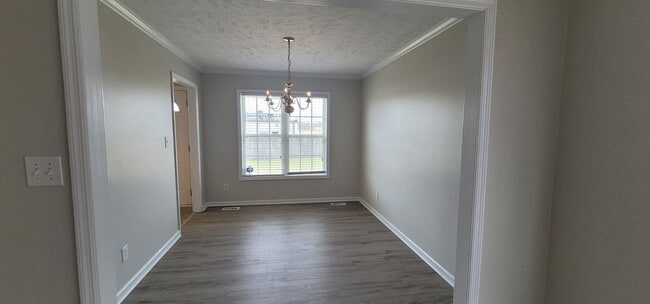 Building Photo - Beautiful 3 Bedroom home w/BONUS ROOM!!