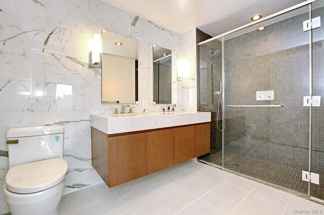 Building Photo - 138-35 39th Ave