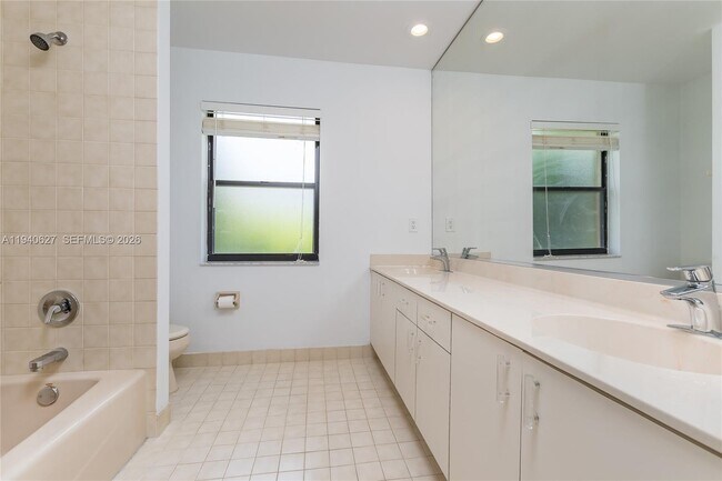 Building Photo - 1051 Woodfall Ct