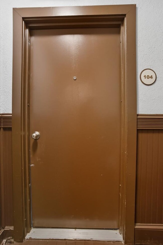 Building Photo - 157 W Washington St