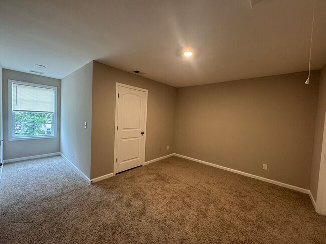 Building Photo - BRAND NEW 3 bedroom 2 bath townhome in the heart of Smyrna