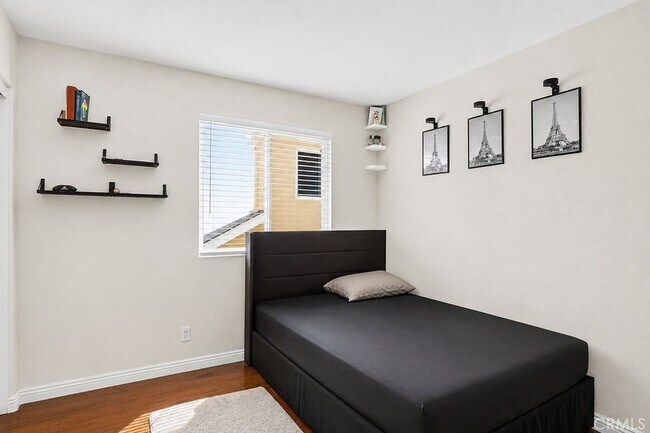 Building Photo - 34 Rue Du Chateau