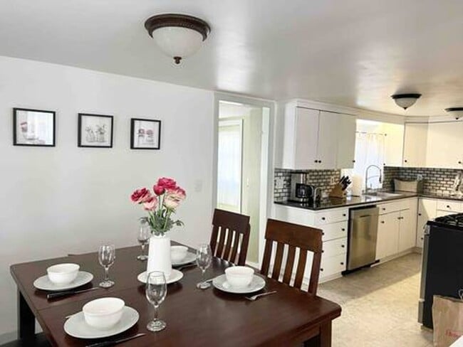 Building Photo - Historic Cape Cod with Modern Comfort Alon...