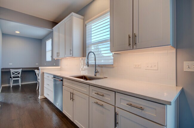 Building Photo - 15728 Brookshore Dr