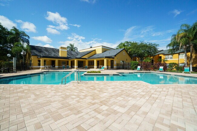Building Photo - Charming 1-Bedroom Condo Retreat in Orlando - Conveniently Located!