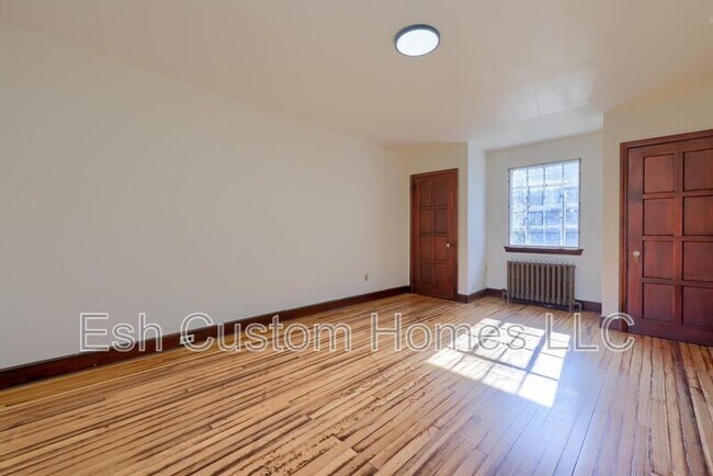 Building Photo - 3 Safe Harbor Village