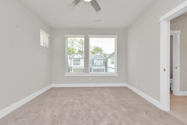 Building Photo - 739 Strawberry Pines Ct