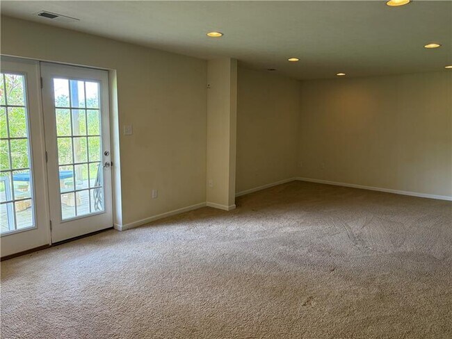 Building Photo - 1610 Towervue Dr