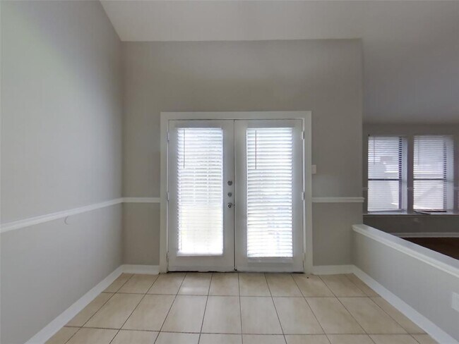 Building Photo - 13822 Cantwell Dr