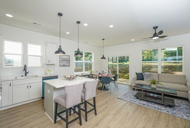 Building Photo - Brand new Duet Style Townhome in Charlotte!