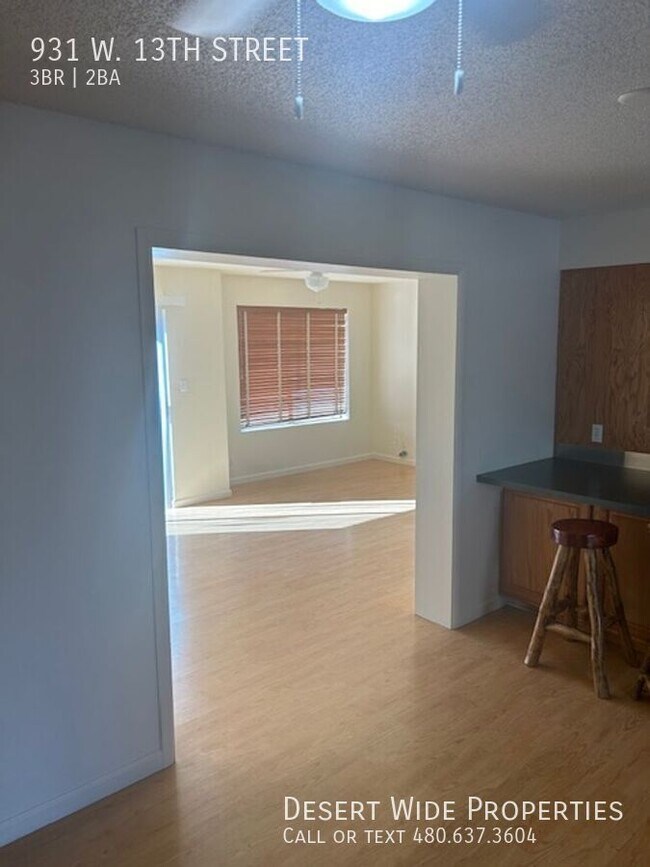 Building Photo - 931 W 13th St