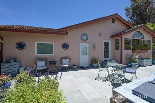 Building Photo - 65 Santa Maria Dr
