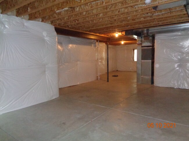 Building Photo - Exclusive community