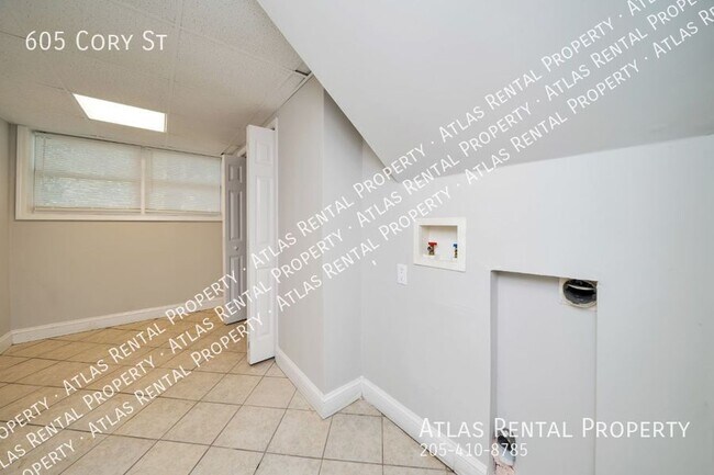 Building Photo - 605 Cory St