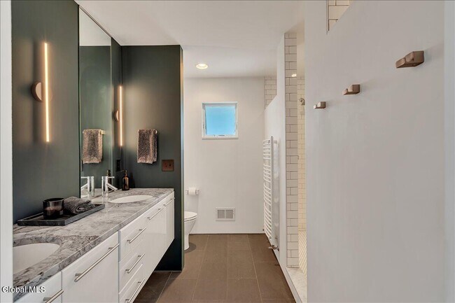 Building Photo - 18 Granite St