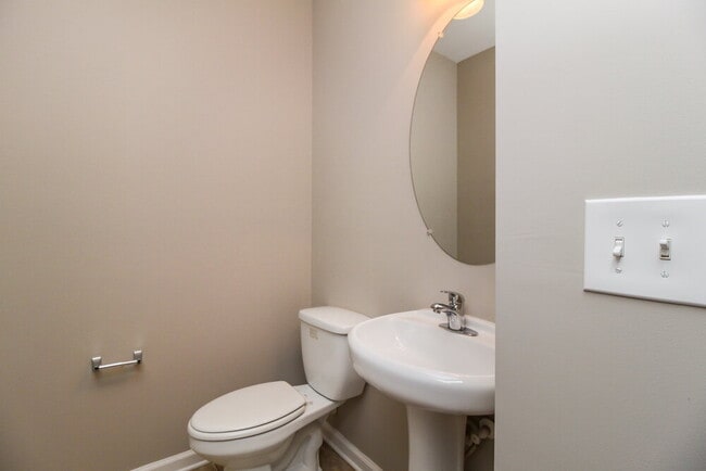 Building Photo - 5005 Amethyst Dr
