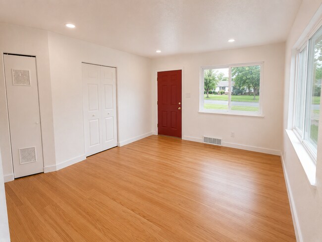 Building Photo - 1301 Otis St