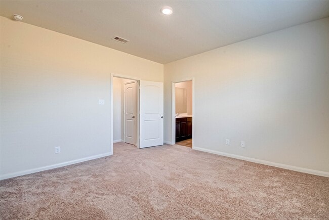 Building Photo - 28065 Irving Dr