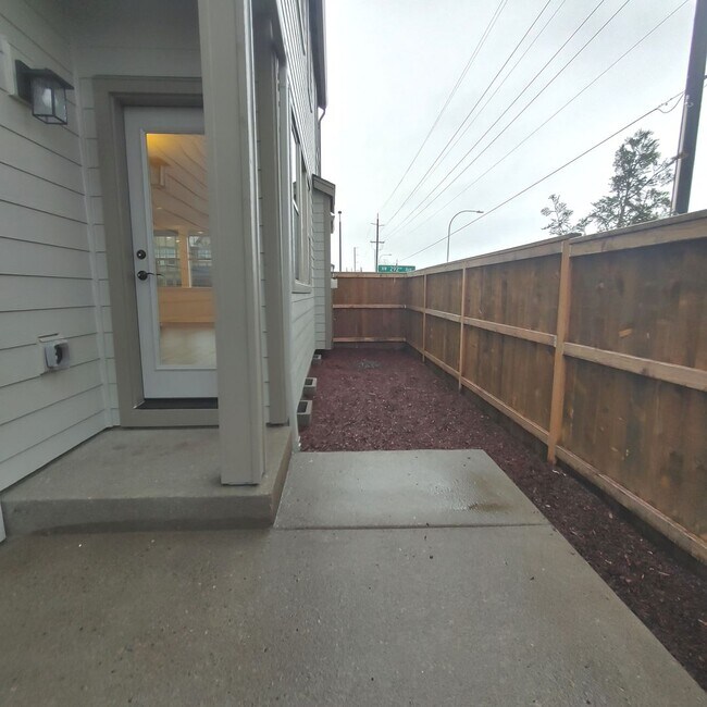 Building Photo - Modern 4BR + AC | Minutes to Hillsboro & High Tech Corridor - Coming Soon!
