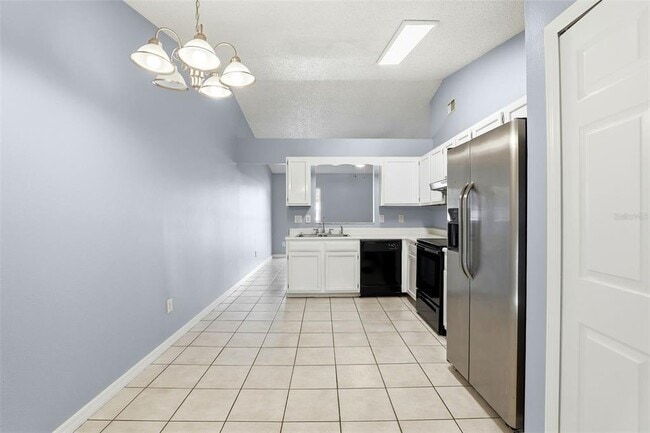 Building Photo - 1972 Bonneville Dr