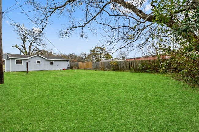 Building Photo - 3421 3rd Ave N