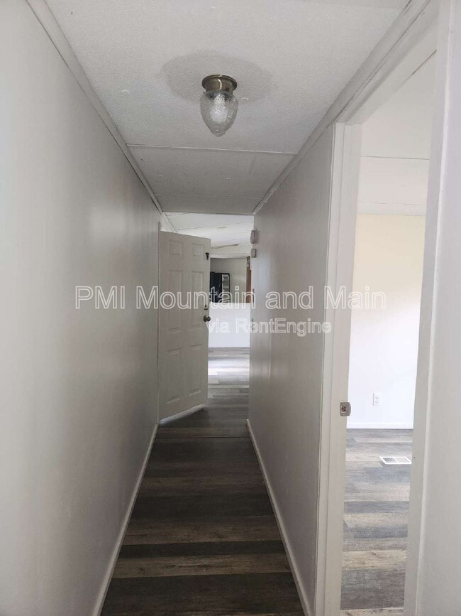 Building Photo - 26 Misty Mountain Way