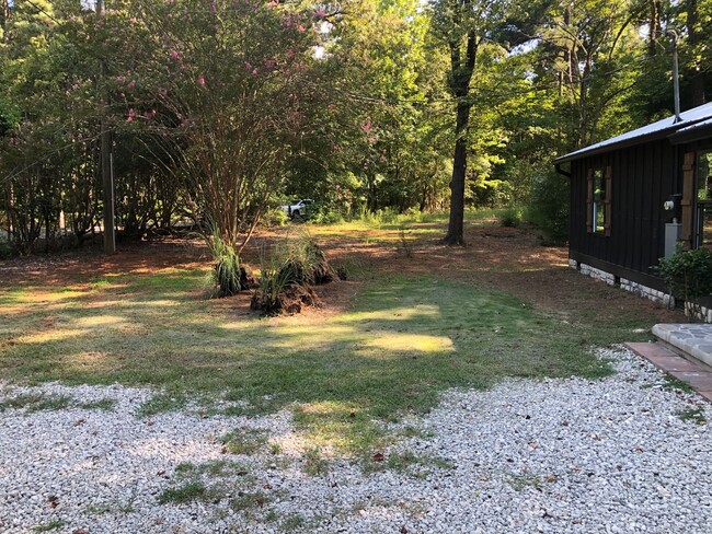 Building Photo - 720 Terry Ln