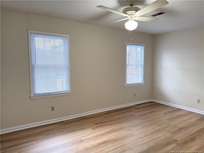 Building Photo - 5453 Thompson Cir