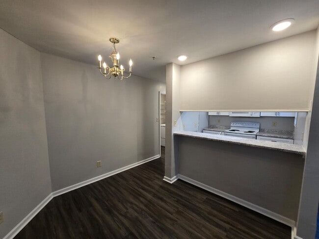 Building Photo - 267 Waterdown Dr