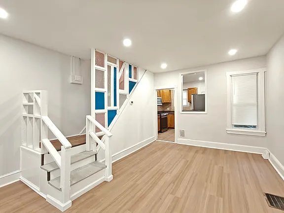 Building Photo - 4441 N Chadwick St