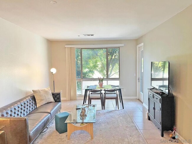 Building Photo - 3877 Pell Pl