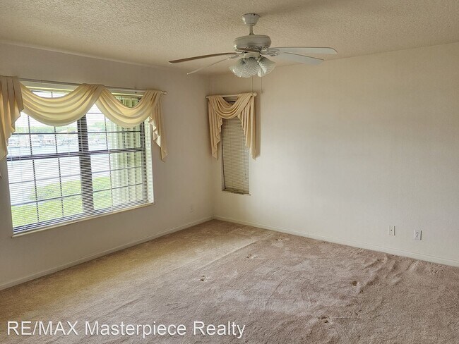 Building Photo - 2 br, 2 bath House - 3100 SE Pruitt Rd # E...