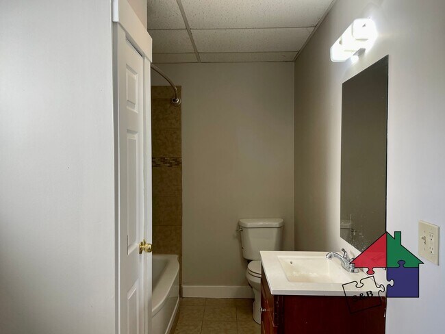 Building Photo - 49 Maple Ave