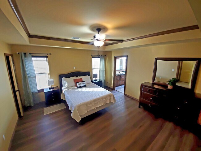 Building Photo - 605 SW 149th Pl