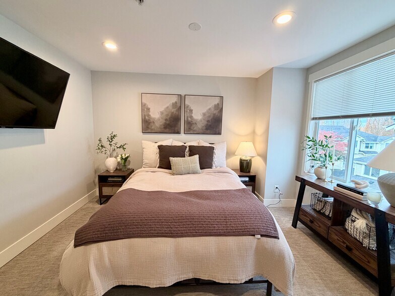 Master Bedroom - 11855 NE 162nd Ln