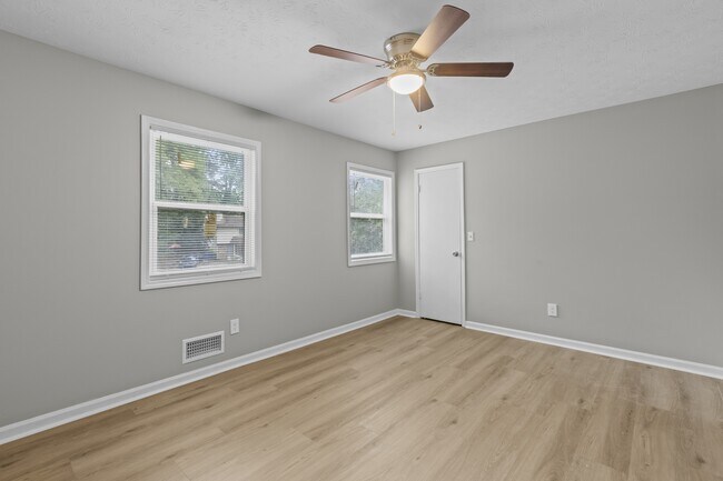 Building Photo - 1227 Creek Forest Ct NW
