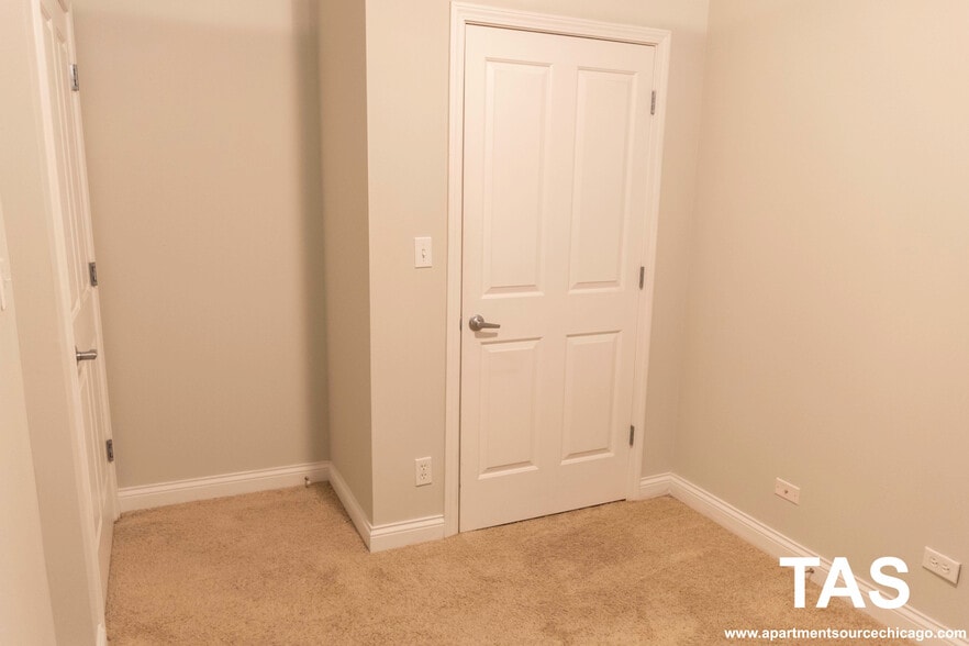 Building Photo - 1464 S Michigan Ave