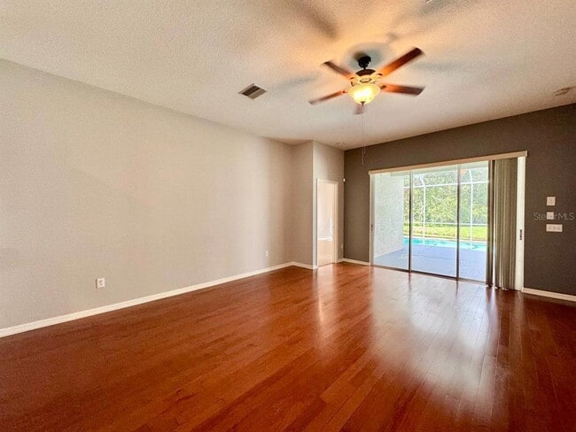 Building Photo - 18205 Fall Creek Dr