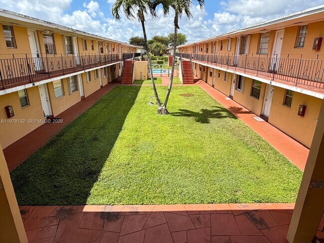 Building Photo - 3800 SW 102nd Ave