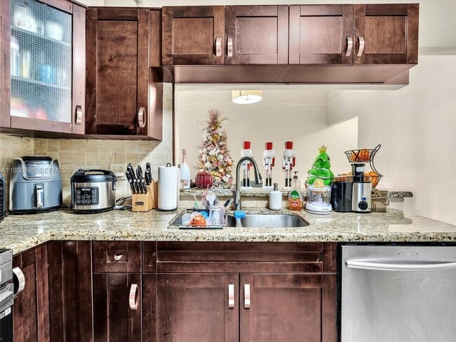 Building Photo - 10241 NW 9th St Cir