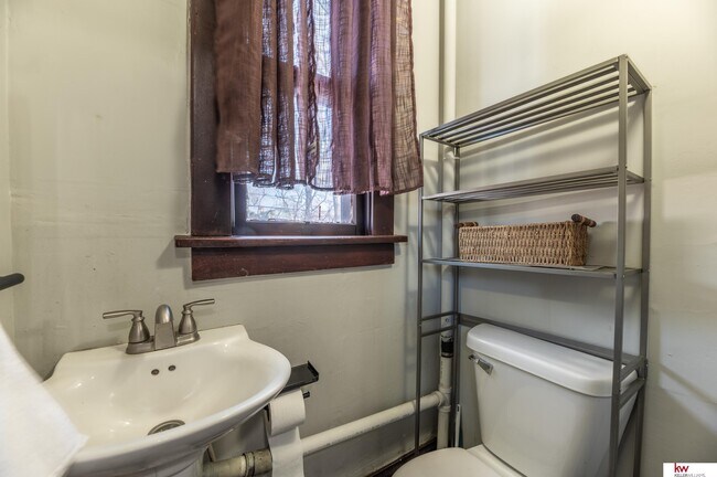 Building Photo - 3736 Decatur St