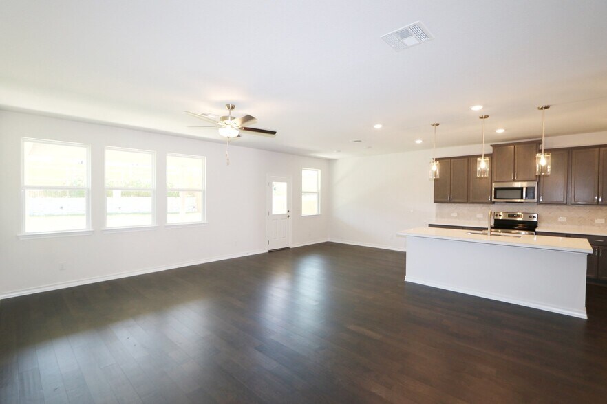 Building Photo - 109 Rampart Lp